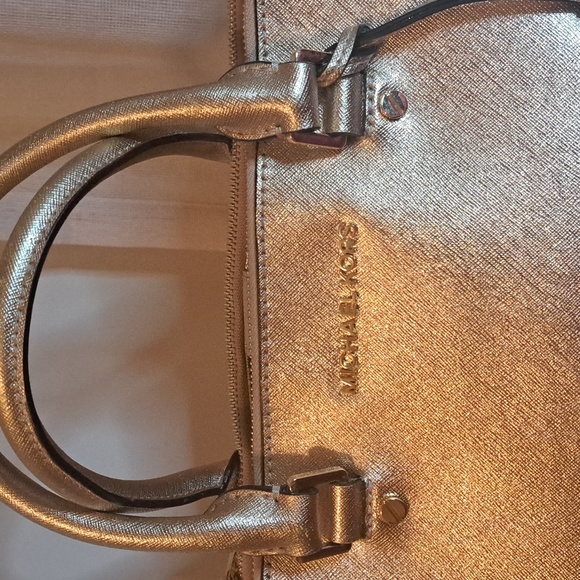 Michael Kors Gourgous Gold Satchel and Crossbody Excellent Condition - Picture 3 of 12